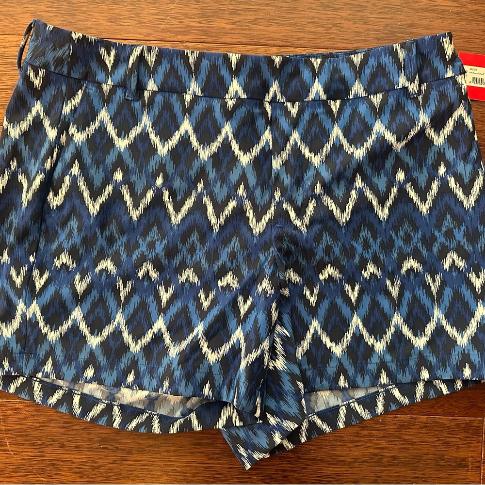 🆕 Spanx Blue Patterned Women's Shorts. Large. NWT.